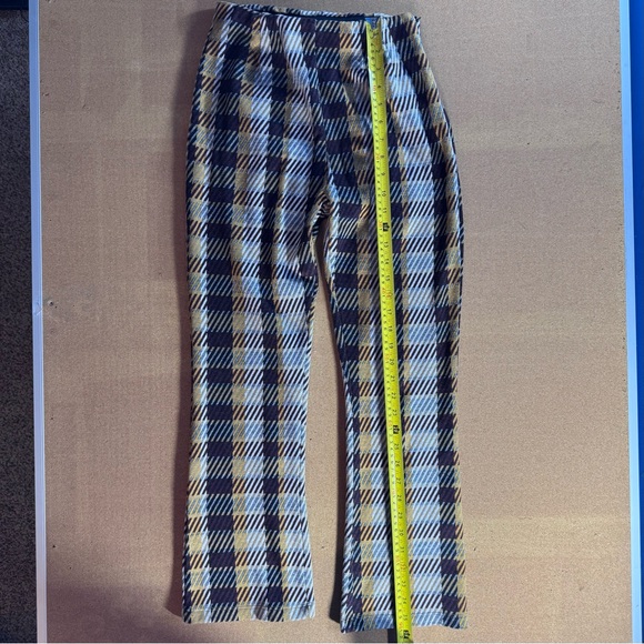 Free People Clean Crop Flare Mod Pants
Plaid stretchy knit Size 6 - Picture 10 of 11
